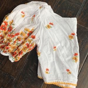 Crop top with floral and Swiss dot detail and puff sleeve